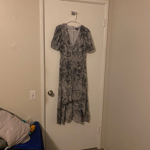 Express Animal Print Hi-Lo Maxi Dress size Medium - Picture 2 of 3